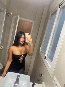 695772668: Chica busca chico en Málaga