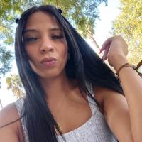 671134267: Chica busca chico en Sevilla