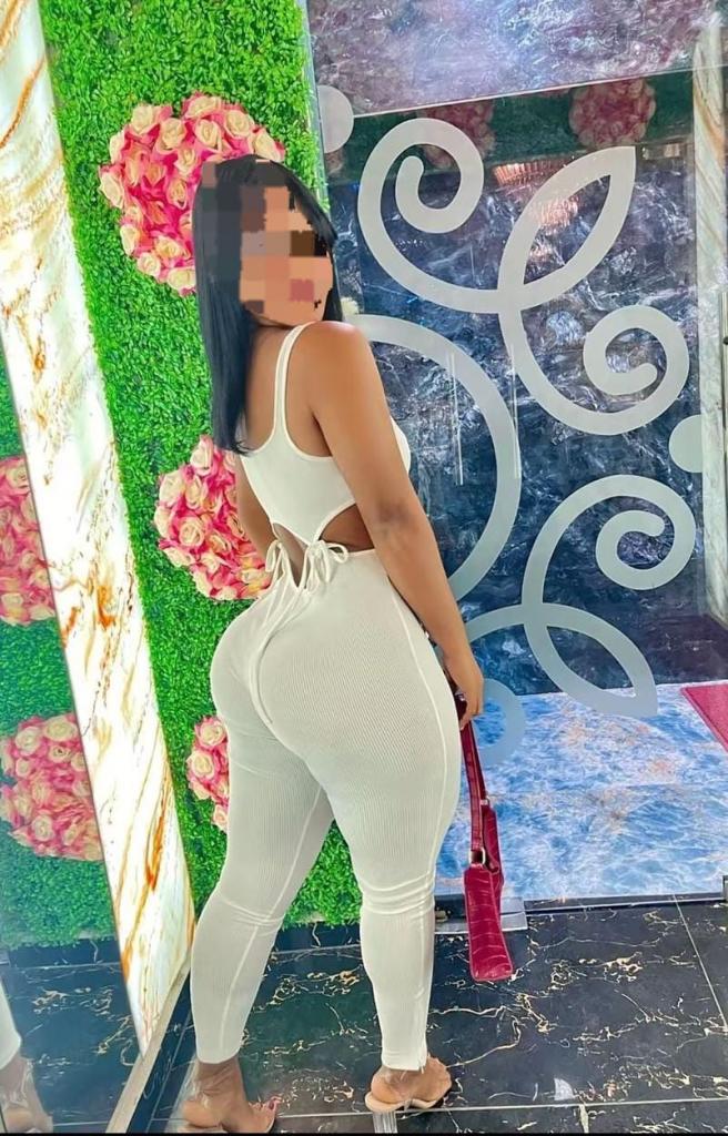 613891108: Chica busca chico en Almería
