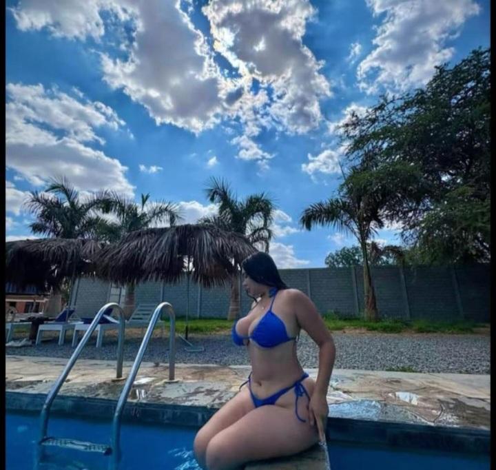 Chica busca chico en Almería: 