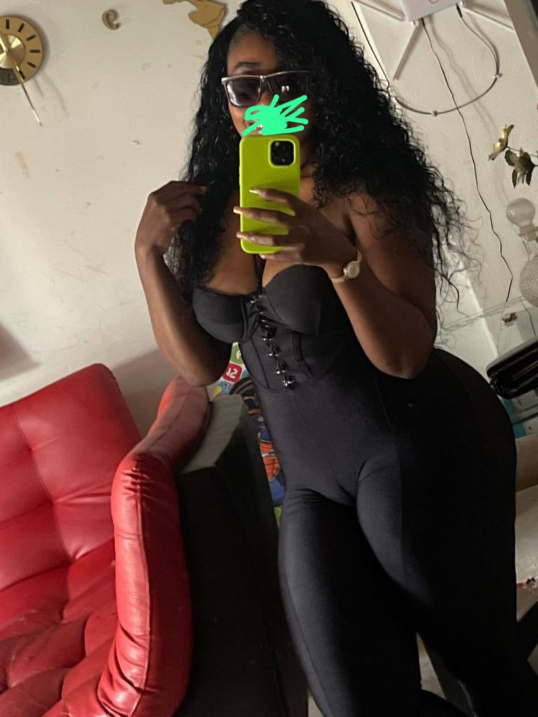 633784549: Chica busca chico en Murcia