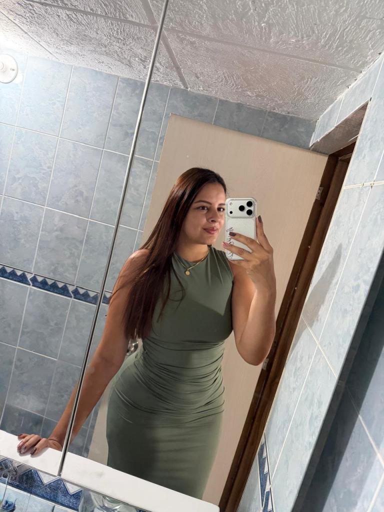 611309259: Chica busca chico en Barcelona