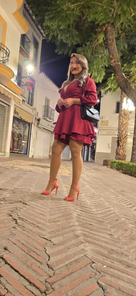 697624169: Chica busca chico en Málaga