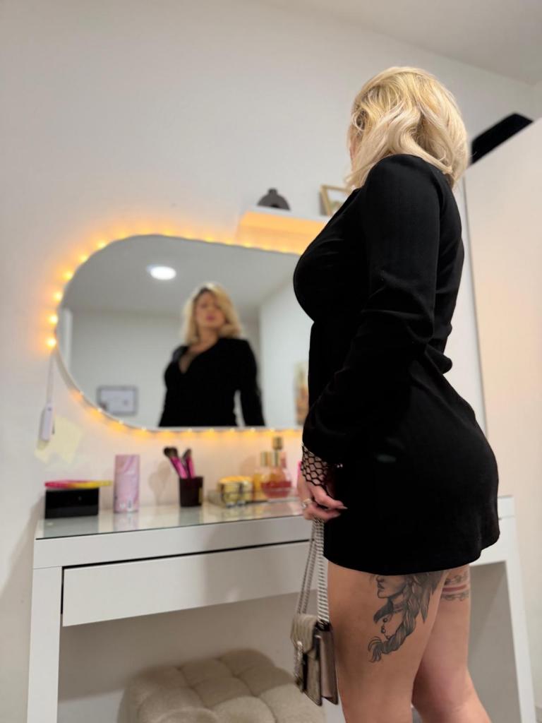 Chica busca chico en Granada: 