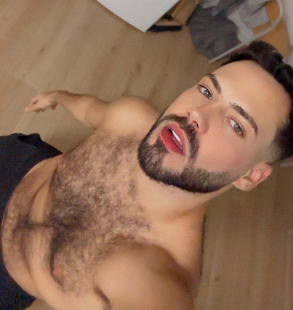 670410693: Chico busca chica en Valencia