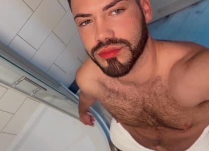 670410693: Chico busca chica en Valencia