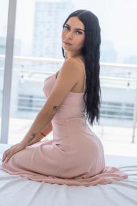 745002657: Chica busca chico en Ibiza