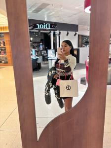 647329944: Chica busca chico en Barcelona