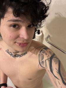 604854296: Chico busca chica en Madrid