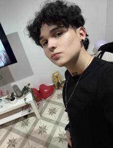 604854296: Chico busca chica en Madrid