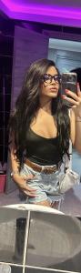 672051155: Chica busca chico en Madrid