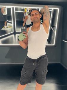 644071442: Chico busca chica en Valencia
