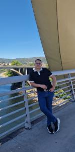 642898142: Chico busca chica en Lugo