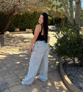 670337904: Chica busca chico en Alicante