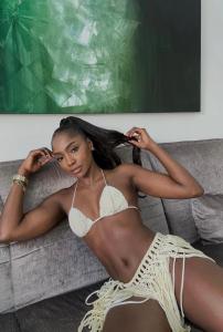 631350975: Chica busca chico en Lérida