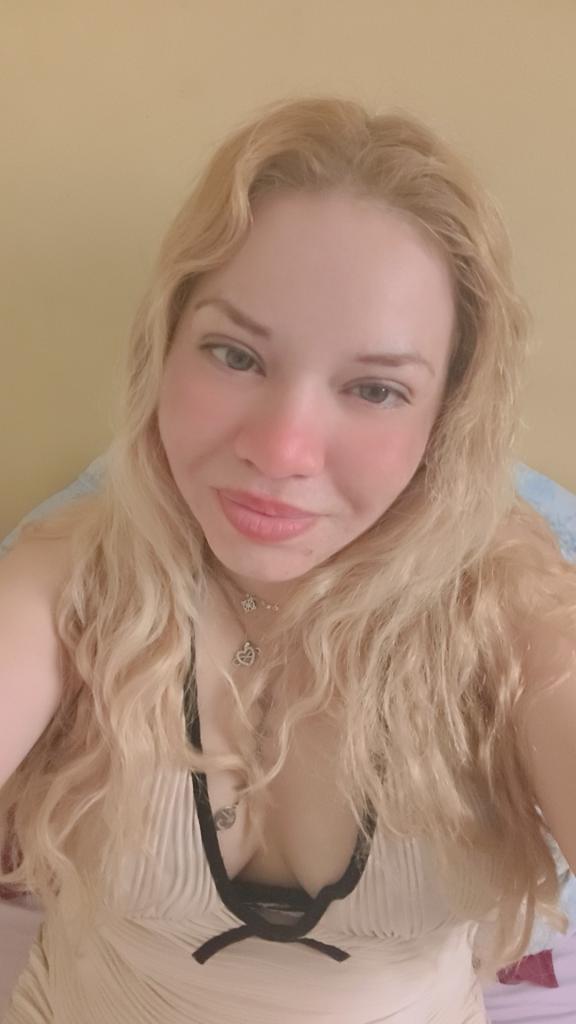 667496310: Chica busca chico en Barcelona