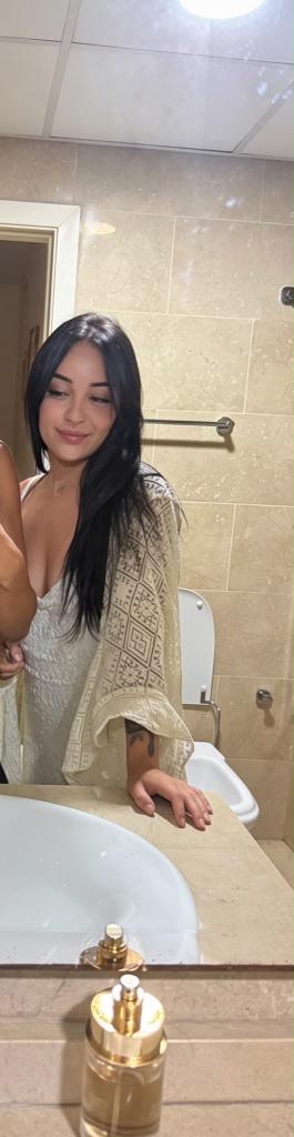 Chica busca chico en Ibiza: 