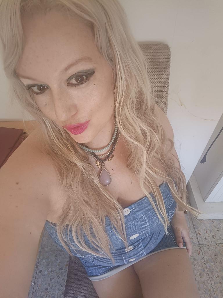 722504495: Chica busca chico en La Coruña