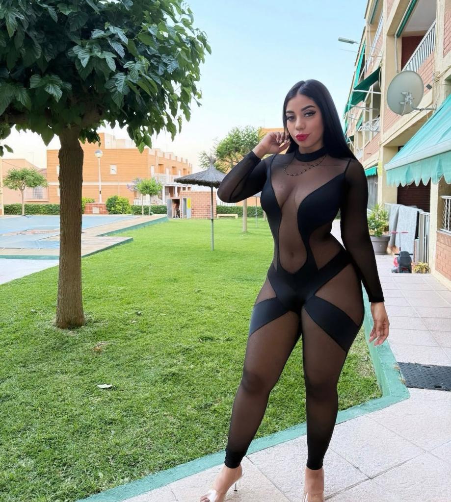 Chica busca chico en Almería: 