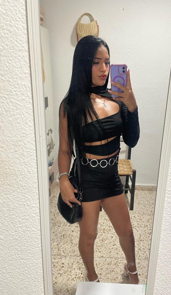 Chica busca chico en Alicante: Chica busca chico