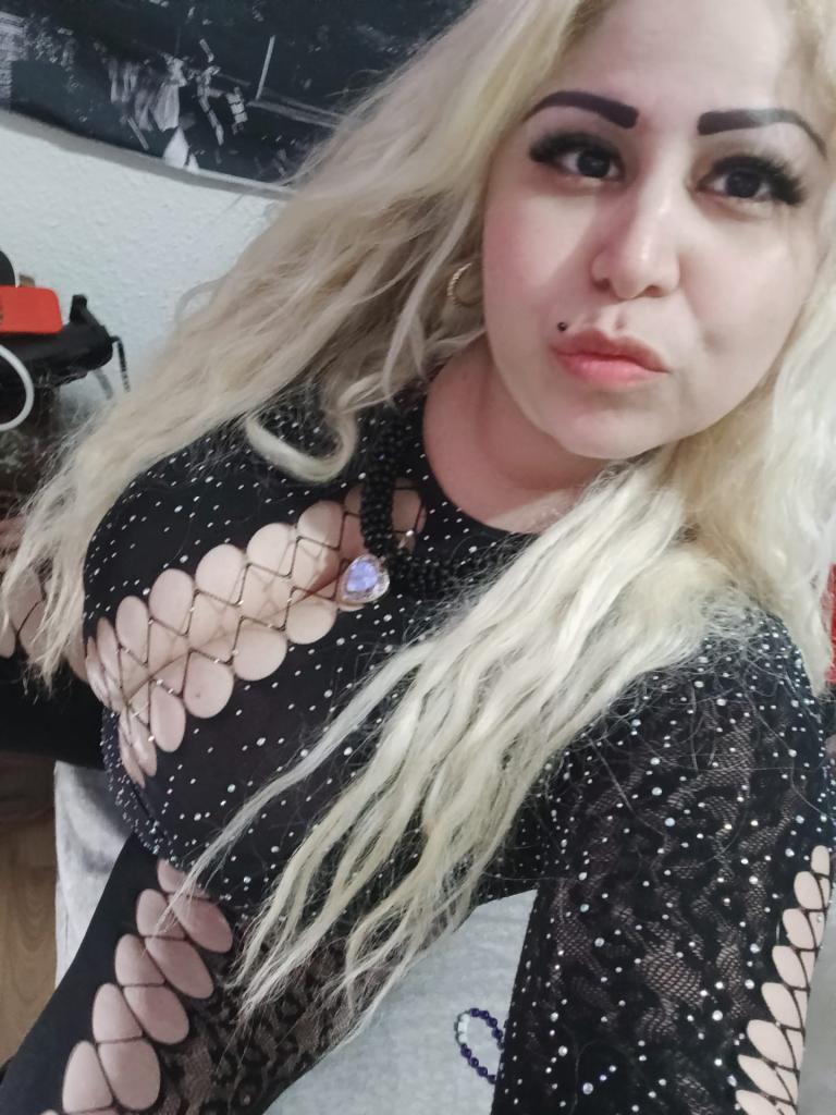 653974823: Chica busca chico en Navarra