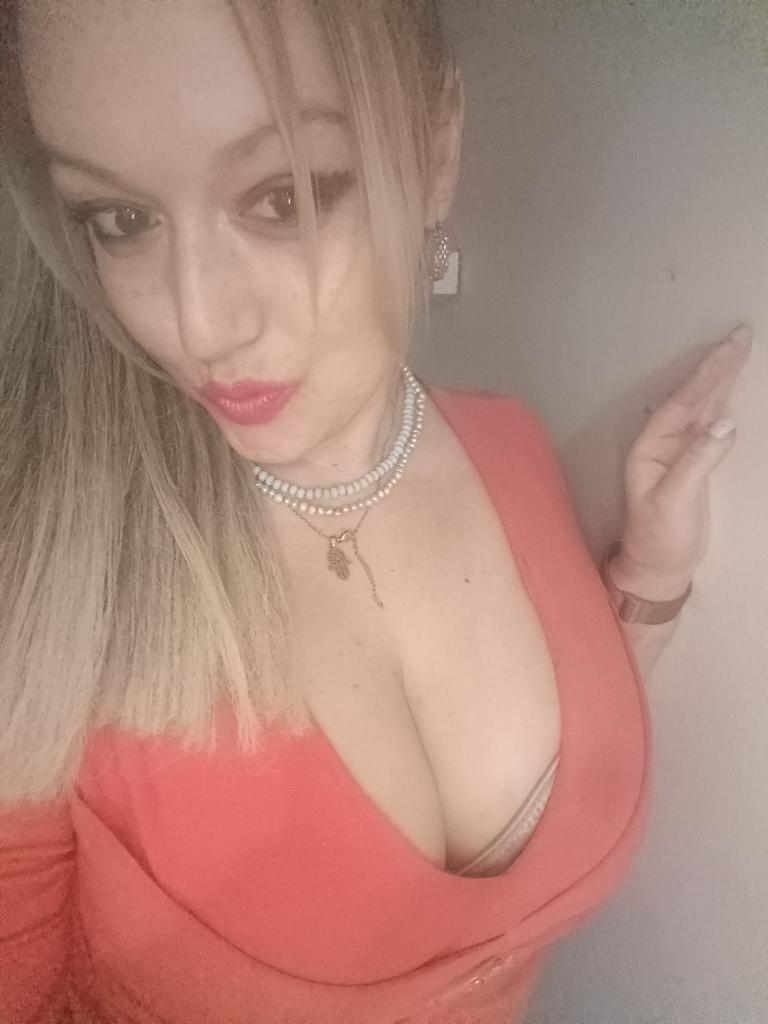 722504495: Chica busca chico en La Coruña