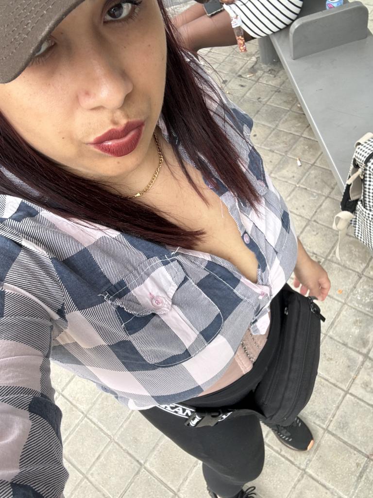 685965085: Chica busca chico en Madrid