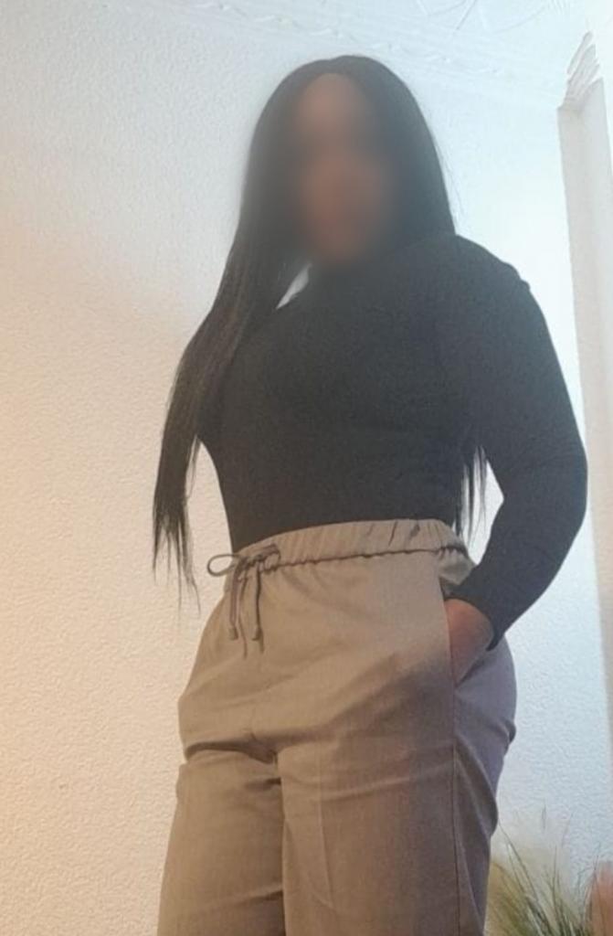 661763073: Chica busca chico en Albacete