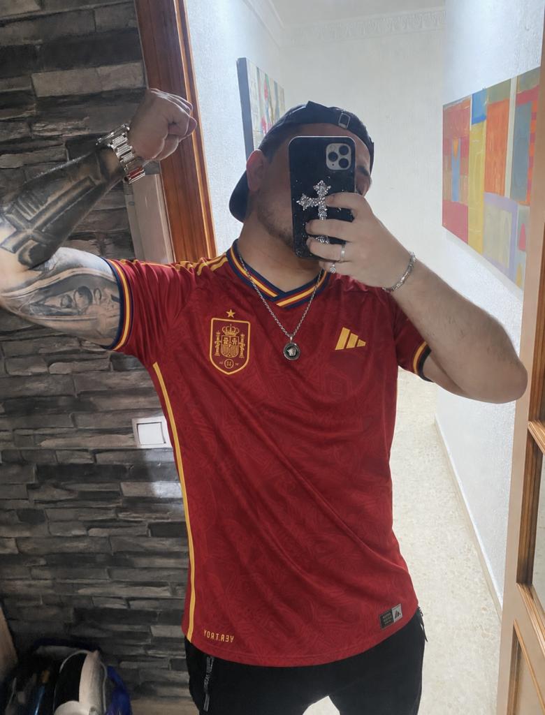 614569337: Chico busca chica en Cádiz