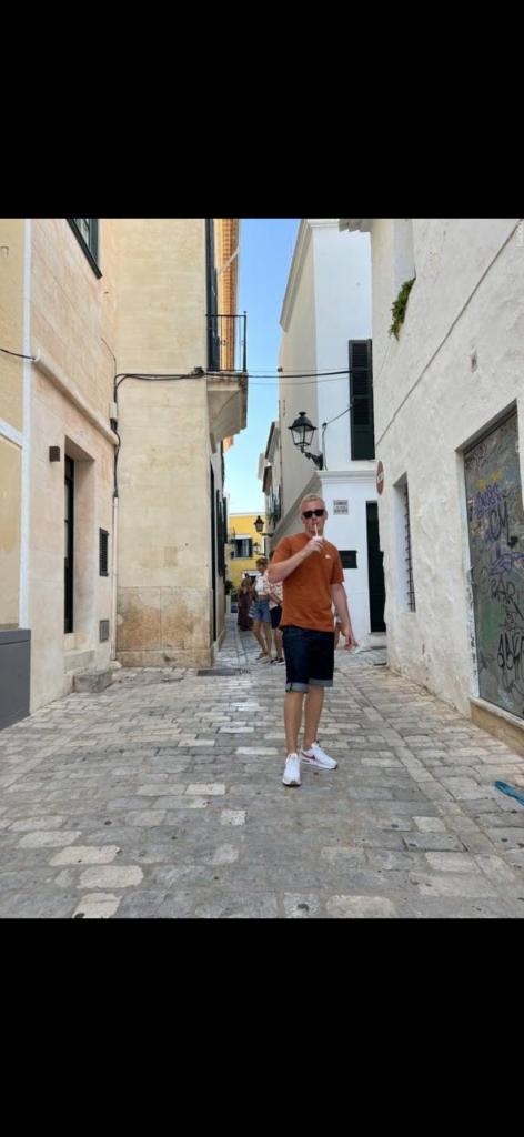 634968036: Chico busca chica en Barcelona