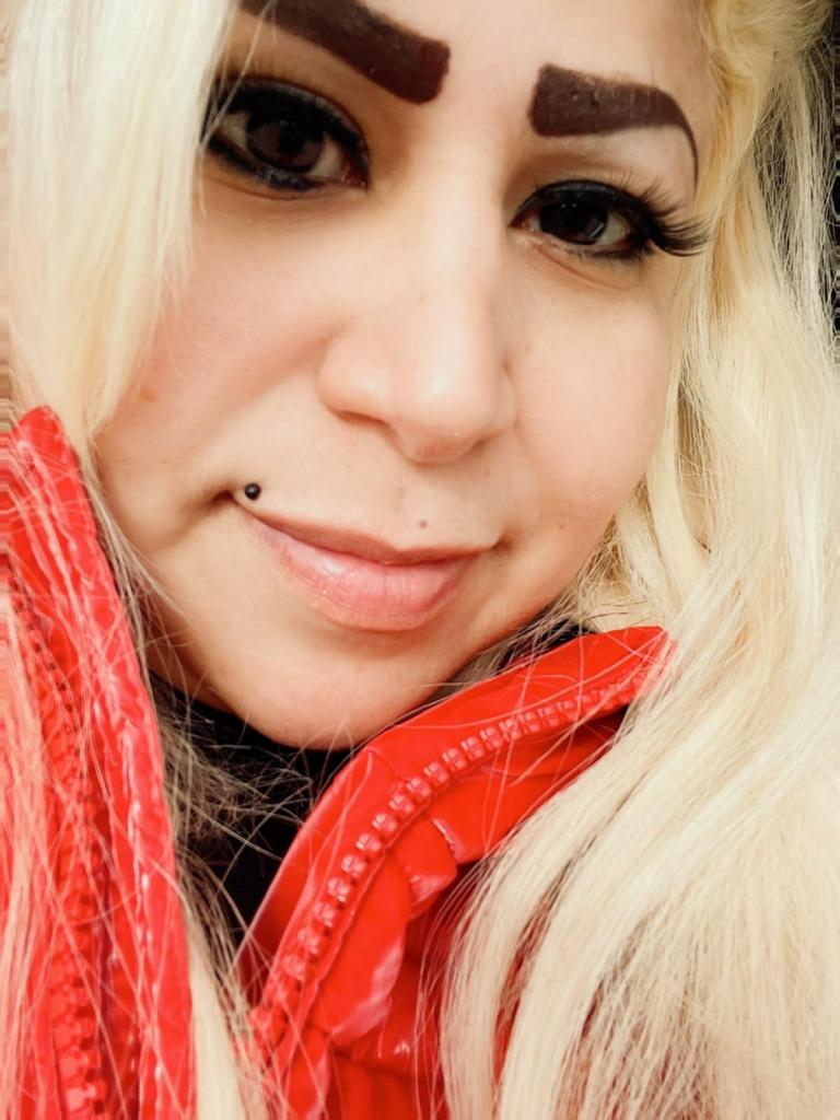 653974823: Chica busca chico en Navarra