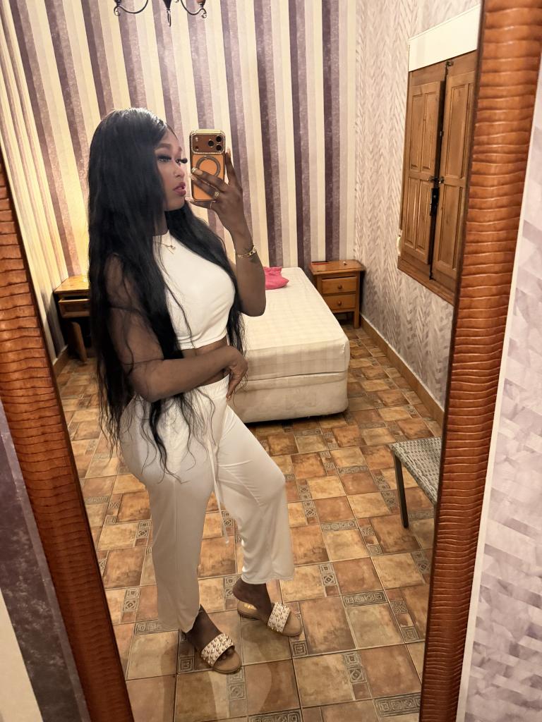 617789966: Travesti en Barcelona
