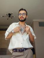 745086075: Chico busca chica en Madrid