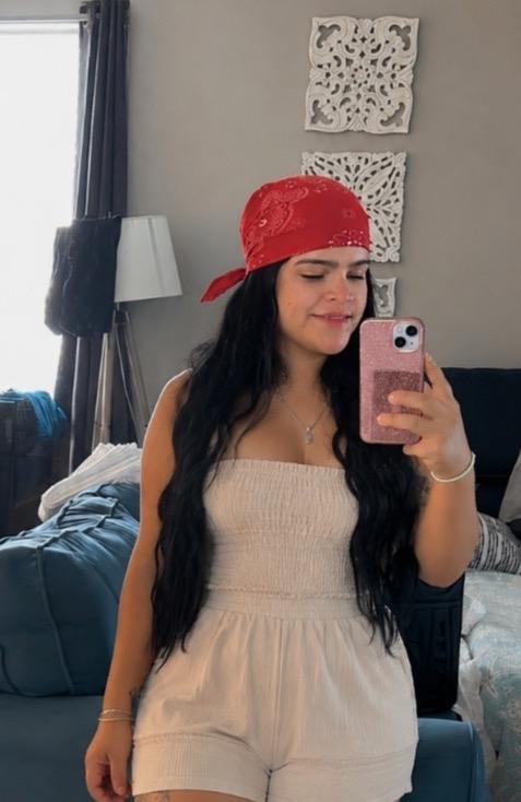 627259880: Chica busca chico en Sevilla