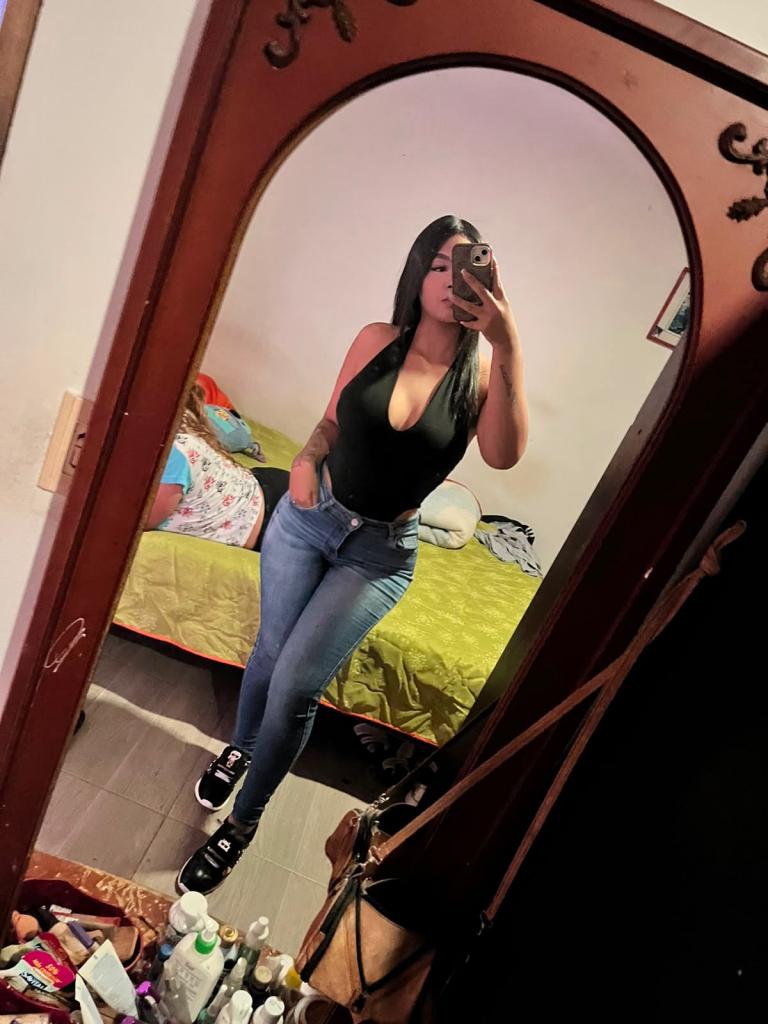 610586393: Chica busca chico en Madrid
