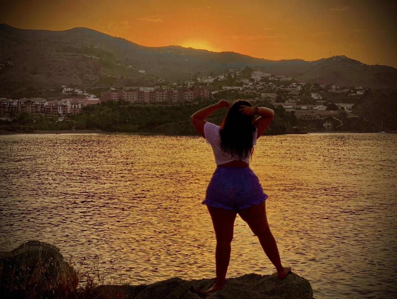 664256562: Chica busca chico en Madrid