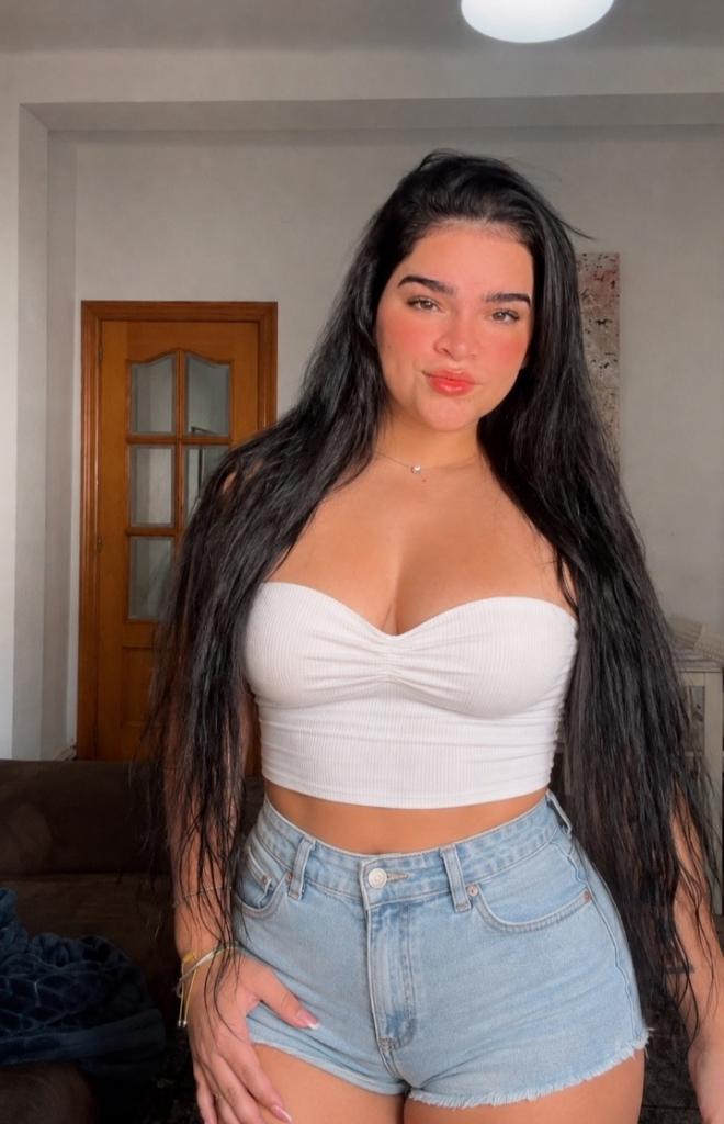 627259880: Chica busca chico en Sevilla