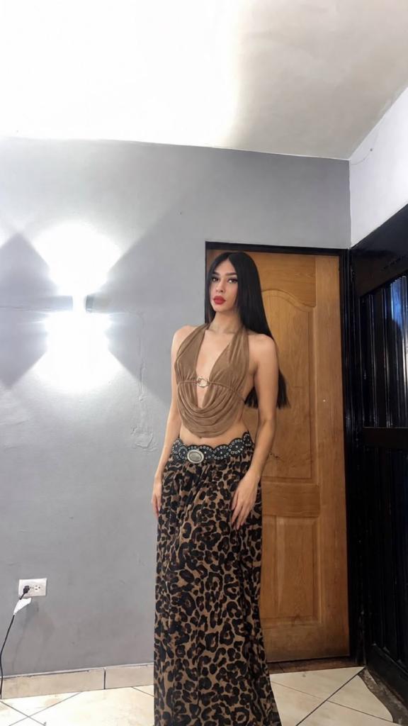 613764084: Transexual en Tenerife