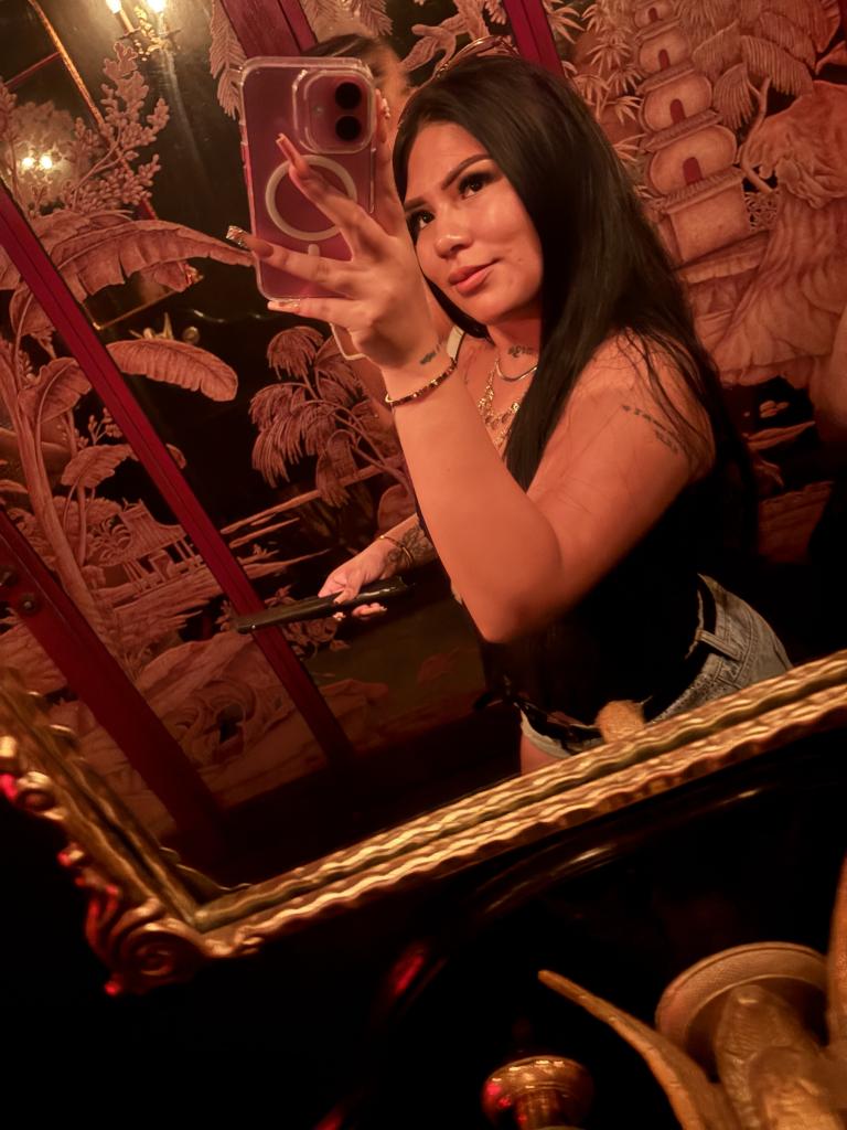 617908017: Chica busca chico en Madrid