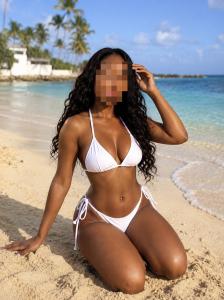 663134760: Chica busca chico en Ibiza
