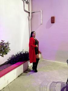 743072946: Chica busca chico en Sevilla