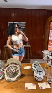 613677079: Chica busca chico en Pontevedra
