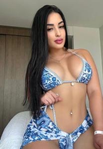607433491: Chica busca chico en Barcelona