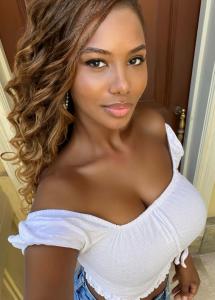 685646893: Chica busca chico en Málaga