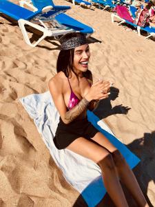 745017418: Chica busca chico en Tenerife