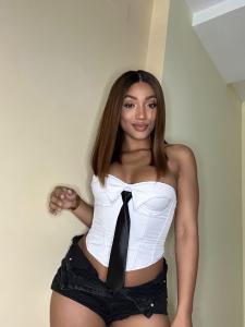 613805034: Chica busca chico en Cantabria