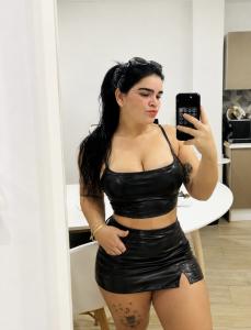 627259880: Chica busca chico en Sevilla