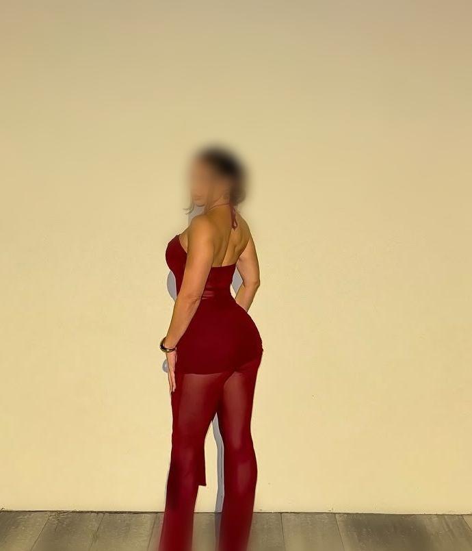 Chica busca chico en Ibiza: 