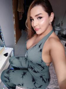 613806912: Travesti en León