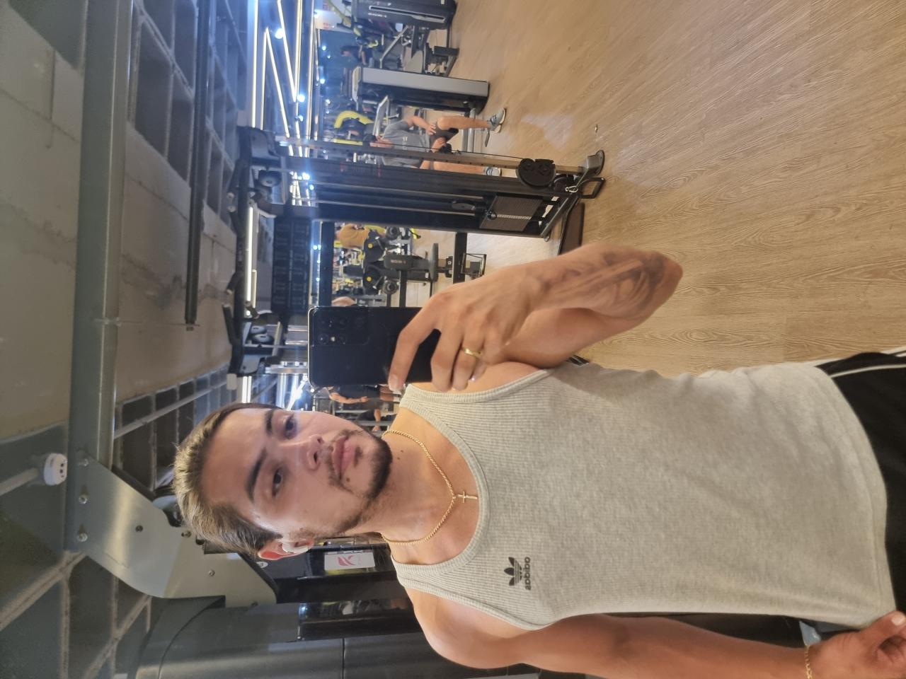 Chico busca chica en Málaga: 